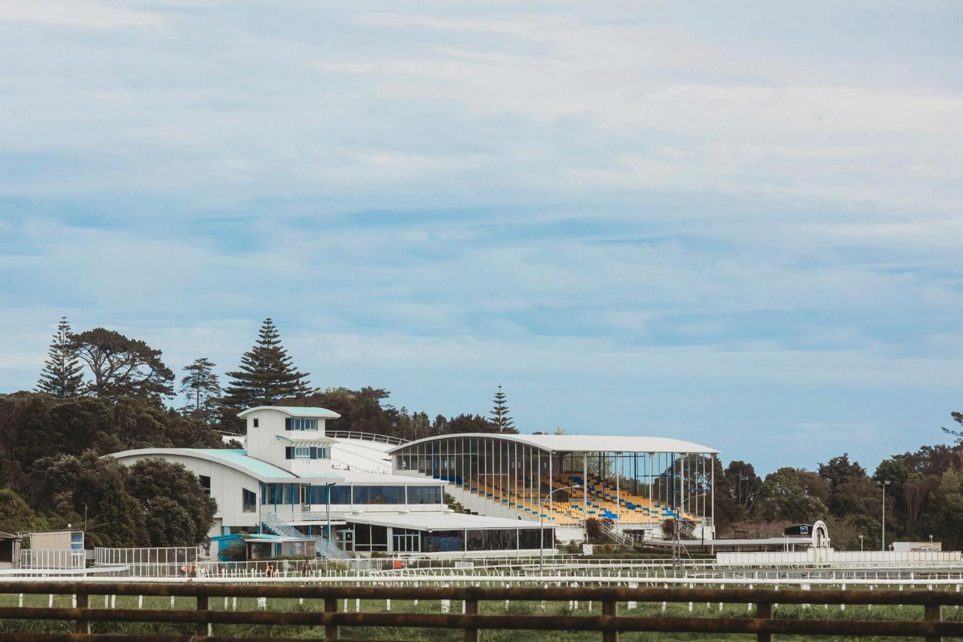 Stay At Saddle Row New Plymouth Exterior photo